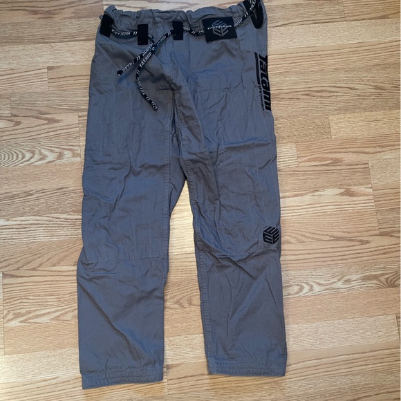 Women’s Tatami Grey Estilo Black Label BJJ Gi - Size F3L, “Like new condition “ - Picture 7 of 11